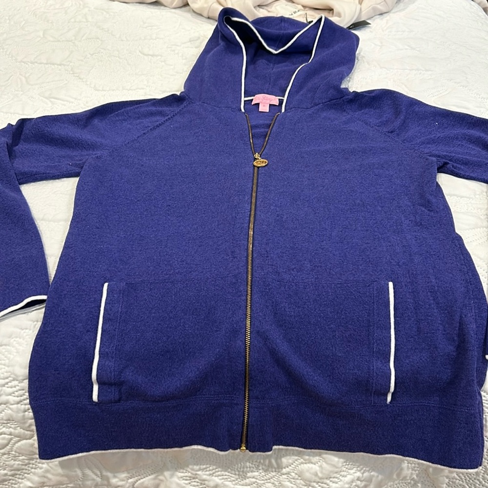 EUC Lilly Pulitzer full zip sweater jacket with hood.  Size XL.